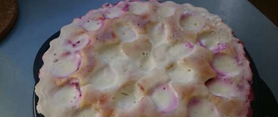 Pastel de ciruelas con relleno de crema agria