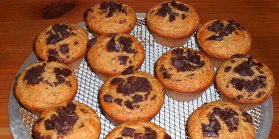 Volkoren bananenmuffins met sinaasappel en chocolade