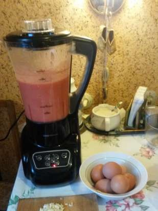 Shakshuka (la mia versione) con la partecipazione del frullatore multicooker VES SK-A24