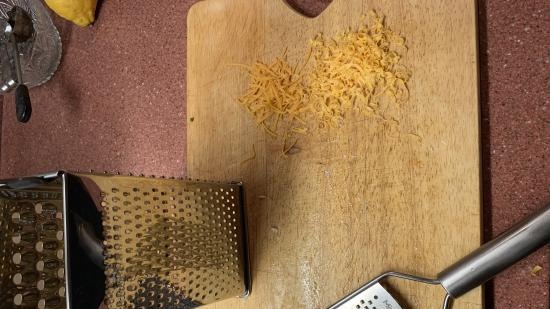 Vegetable graters and shredders, kevlar gloves