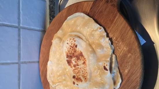 Flatbreads voor hoofdgerechten zoals curry, lula kebab, barbecue, kofta (Arabische schnitzels met kruiden)