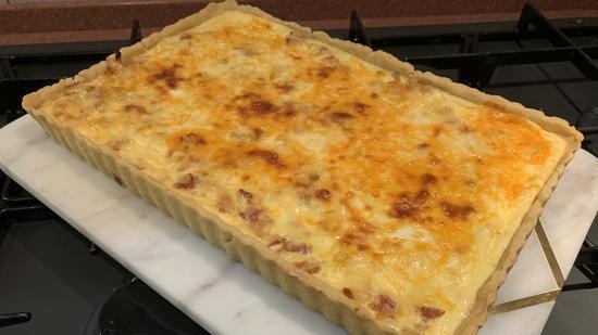 Quiche con camembert e pomodori secchi