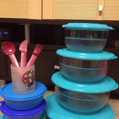 Plastic dishes Tupperware - reviews