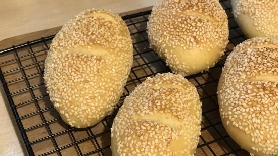 לחמניות עם גבינה ונקניקיה (Simit Pogaca Tarifi | Sucuklu Kasarli Pogaca)