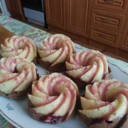 Schwarzwаеlder -Kirsch -Gugelhupf Muffin alle ciliegie della Foresta Nera