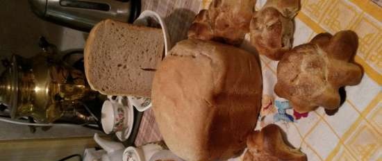 Wheat bread with rye sourdough