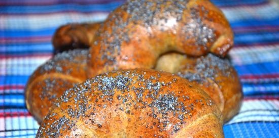 Potato rolls with poppy seeds