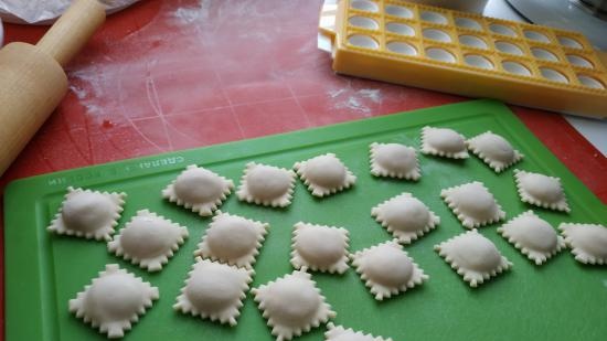 Dumplings and dumplings mold