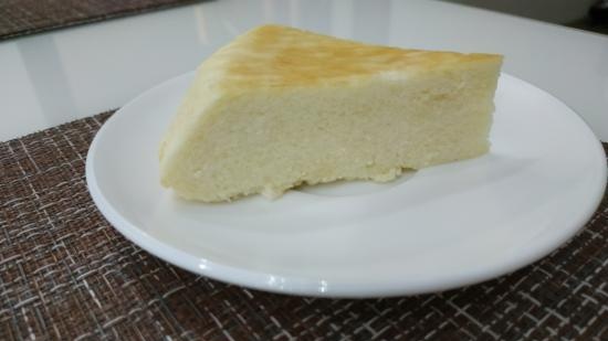 Curd soufflé (malambot na kaserol) na may semolina at almirol sa Ninja Foodi® 6.5-qt