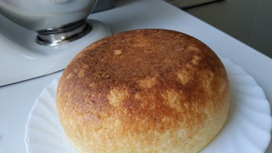 Curd soufflé (malambot na kaserol) na may semolina at almirol sa Ninja Foodi® 6.5-qt