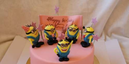 Despicable Me Cakes