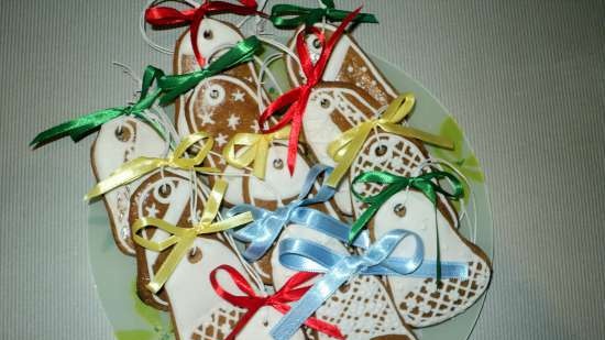 Pinalamutian namin ang cookies ng gingerbread, cookies