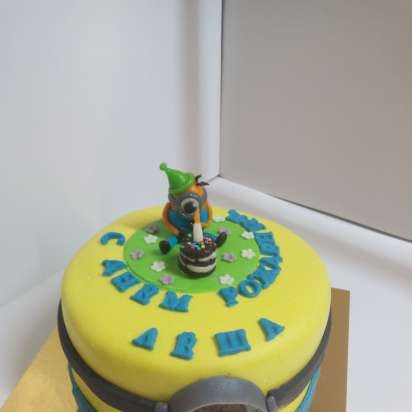 Despicable Me Cakes