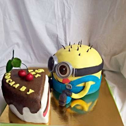 Despicable Me Cakes