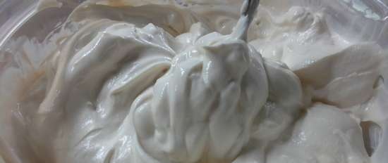 Homemade cream cheese