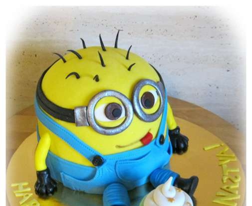 Despicable Me Cakes