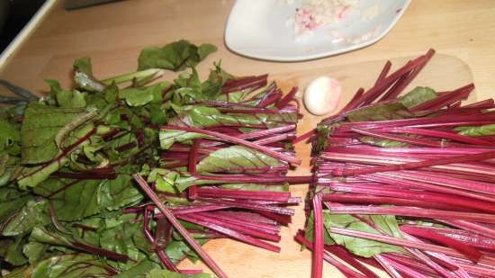 Insalata di barbabietole arrosto con foglie, stile coreano