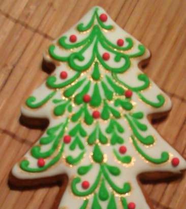 We decorate gingerbread cookies, cookies