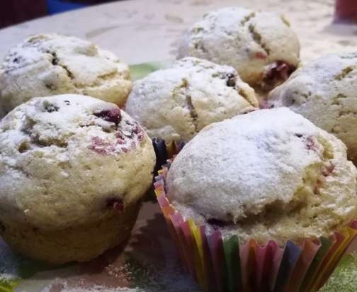 Muffins de natillas magras con grosellas