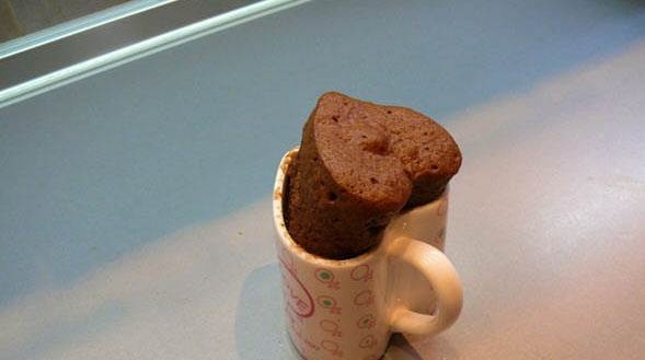 Chocolate muffin in 3 minutes in the microwave