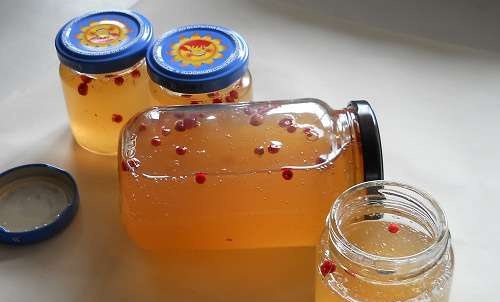 Rhubarb jelly na may pink pepper