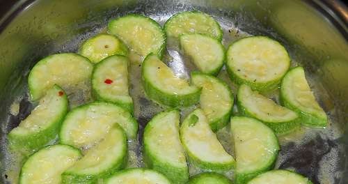 Milfey caldo con zucchine caramellate e formaggio bianco