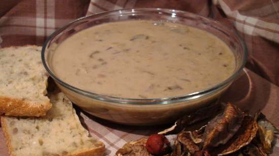 Zuppa di funghi con stracci