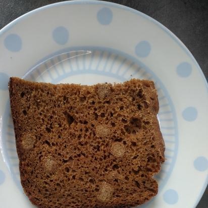 Tinapay na may kennabushki (Mabilis na tinapay na trigo-rye sa fermented baked milk na may crispy bran)