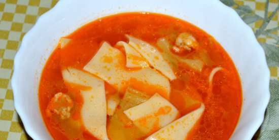 Zuppa di pomodoro con peperone