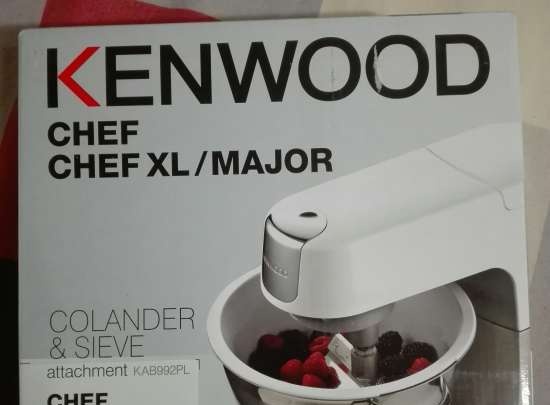 Kenwood kitchen machine: working with attachments