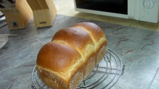 Tang-jong milk bread