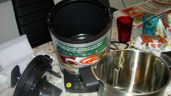 Pumpkin soup in a Philips Soup Blender HR2206 / 80 Mix & Cook Multikocher