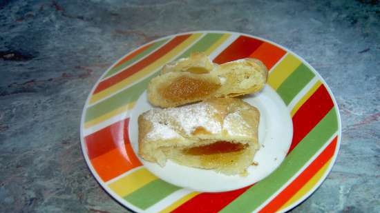 Buste sfoglia con marmellata di mele