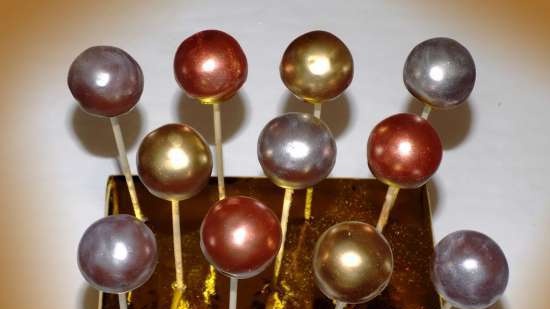 Mga Cake Pops at Cake ball