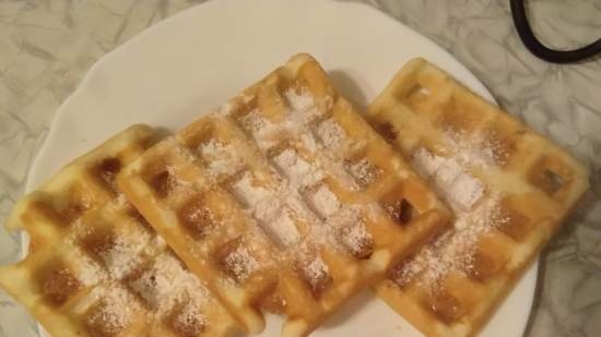 Crispy waffles with a secret ingredient in the GfGril-040 waffle iron