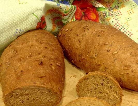 Wheat-rye na tinapay na may pinaghalong butil na Gourmet