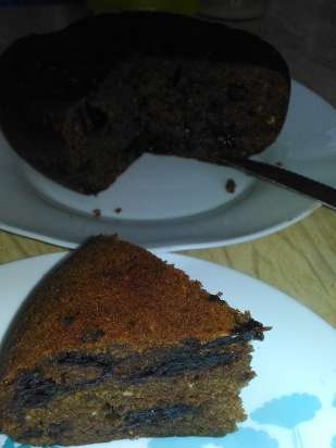 Tea and plum cake in a multicooker Philips HD3060