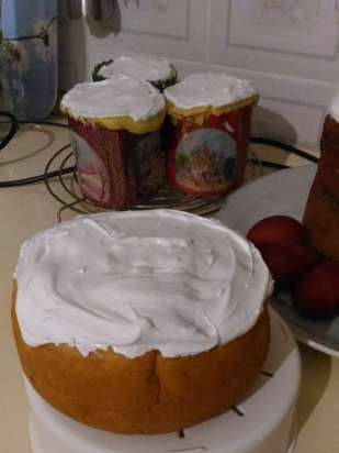 Kulich Masterpiece a sütőben és a multicooker márka 502 (mester osztály)