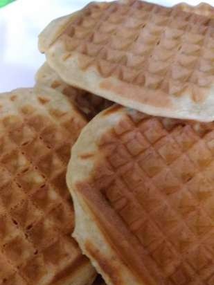 Waffles magros con almendras (Steba PG 4.4 a la plancha)