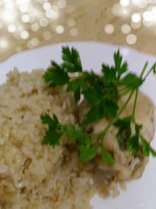 Rice Pearl Grain con pollo piccante al vapore (per il multicooker Toshiba RS-18-MNFR)