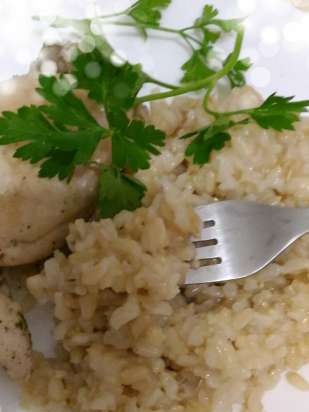 Rice Pearl Grain con pollo piccante al vapore (per il multicooker Toshiba RS-18-MNFR)