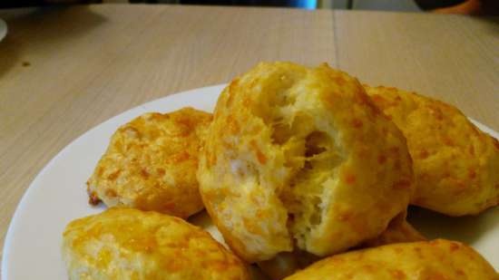 Puffed cheese biscuits for breakfast