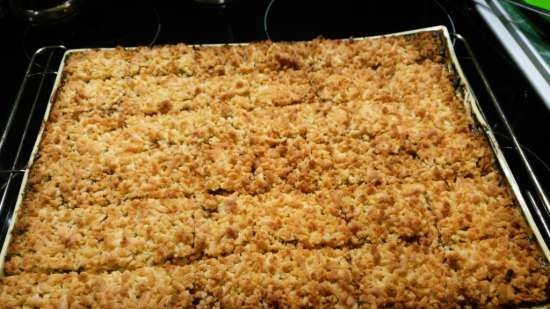 Biscotti di pasta frolla al caramello e noci