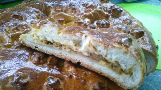 Torta con cavolo, uova e formaggio