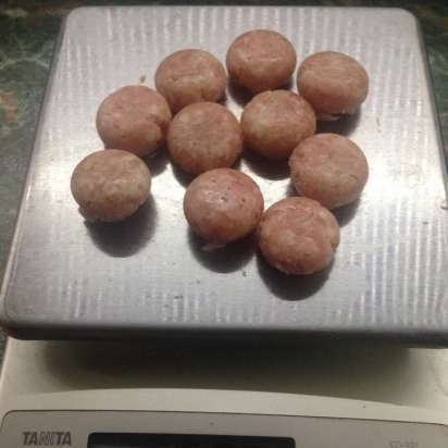 Preparation of meatballs and not only in silicone ice molds