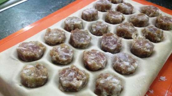 Preparation of meatballs and not only in silicone ice molds