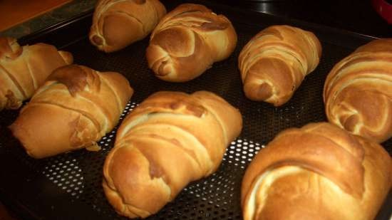 Buns with boiled condensed milk