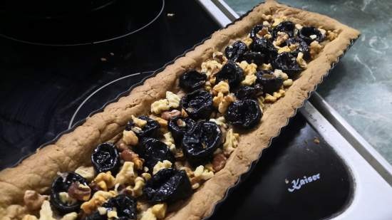 Crostata con ganache al caffè e prugne