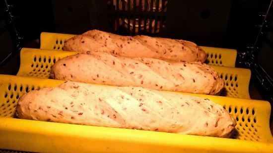 Pane di baguette Multigrain, preparato con lievito naturale al 50% di umidità