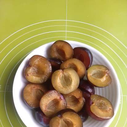 Pastel de frutas con masa de crema agria